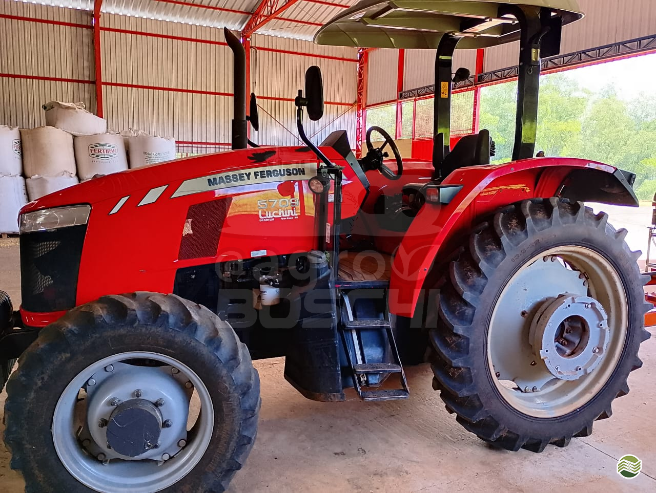 TRATOR MASSEY FERGUSON MF 5709 Tração 4x4 AgroBoschi SAO JORGE DO IVAI PARANÁ PR